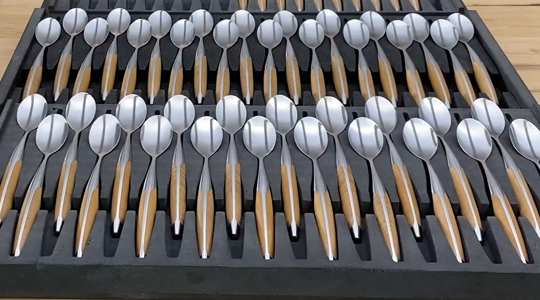 Zum sknife Besteck gesellt sich der Gourmet-Löffel