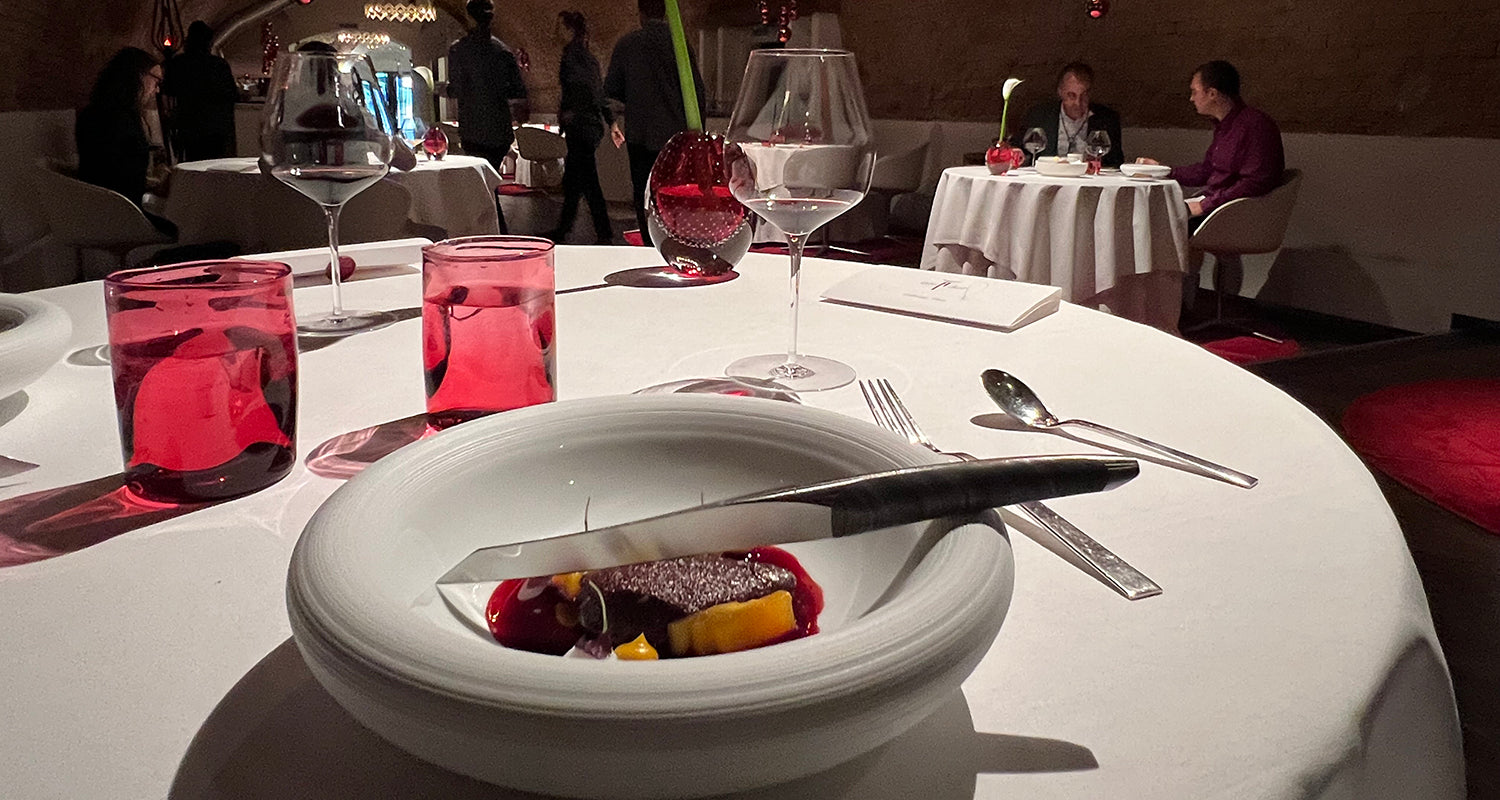 Juan Amador / Wien / sknife eingedeckt in Restaurant Amador